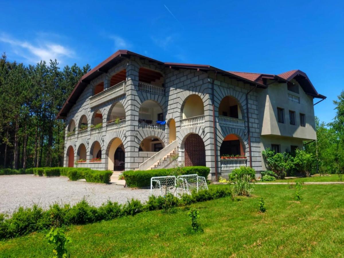 Vacation Home Keskic Velika Gata Ngoại thất bức ảnh