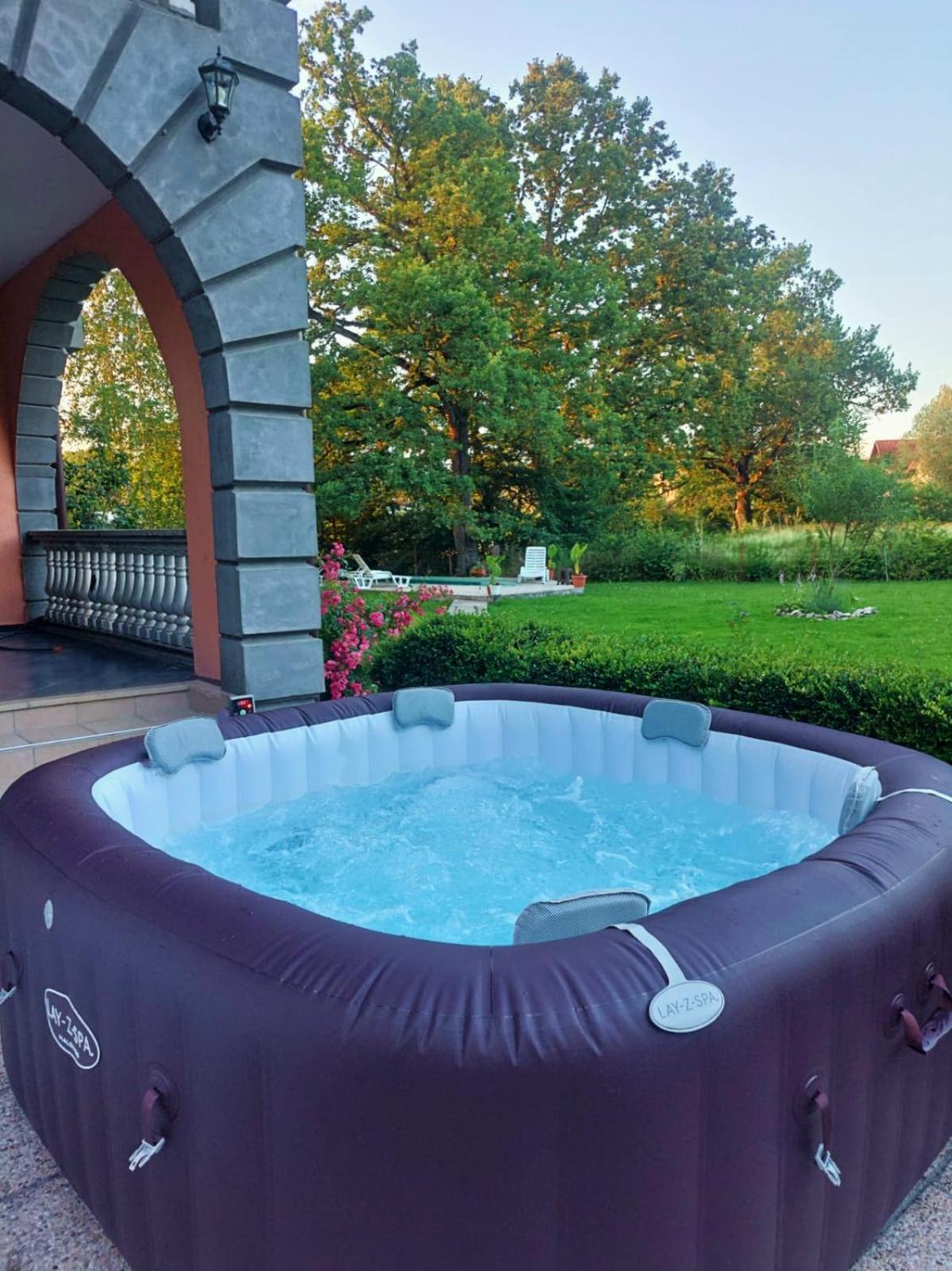 Vacation Home Keskic Velika Gata Ngoại thất bức ảnh