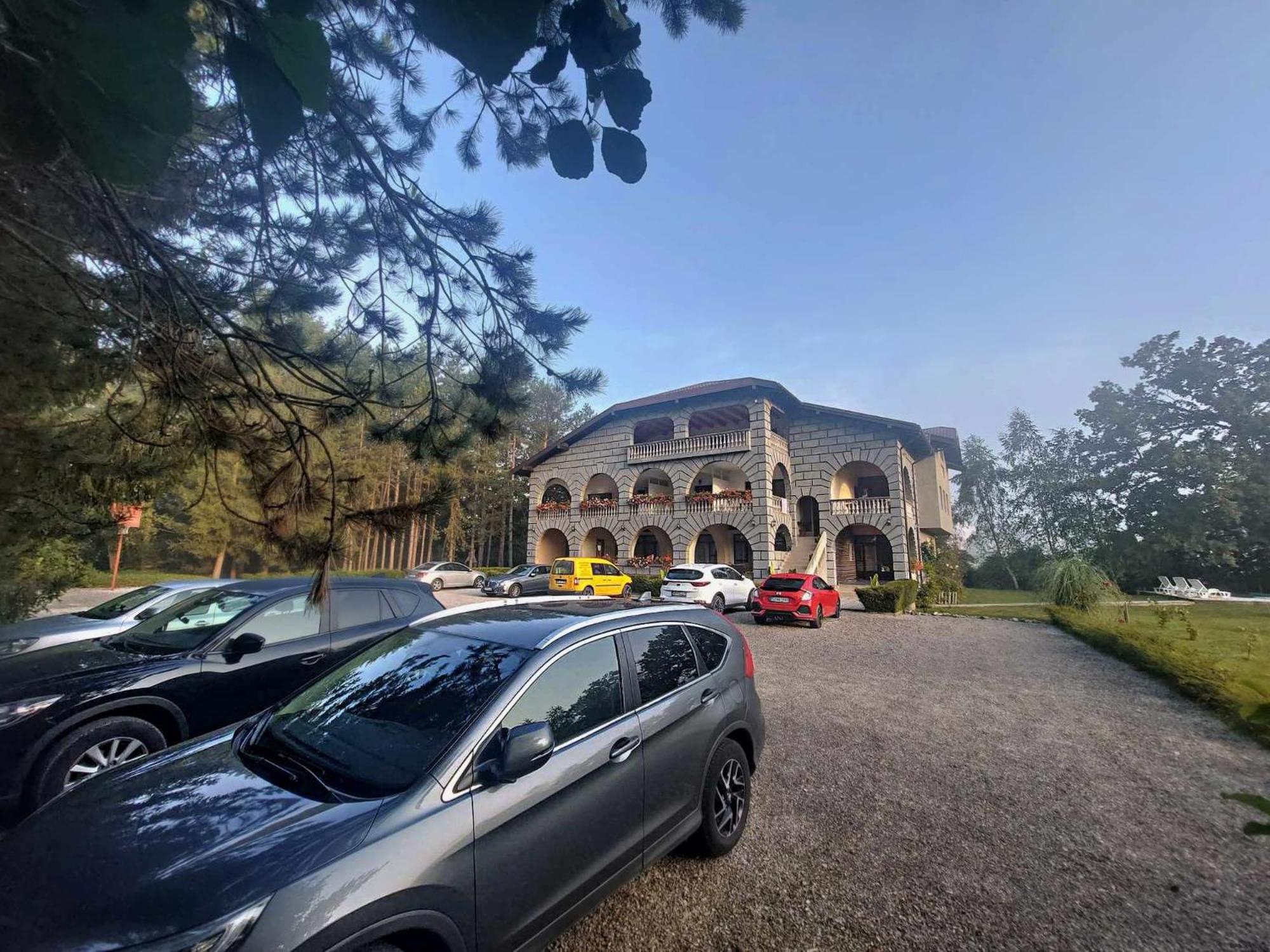 Vacation Home Keskic Velika Gata Ngoại thất bức ảnh