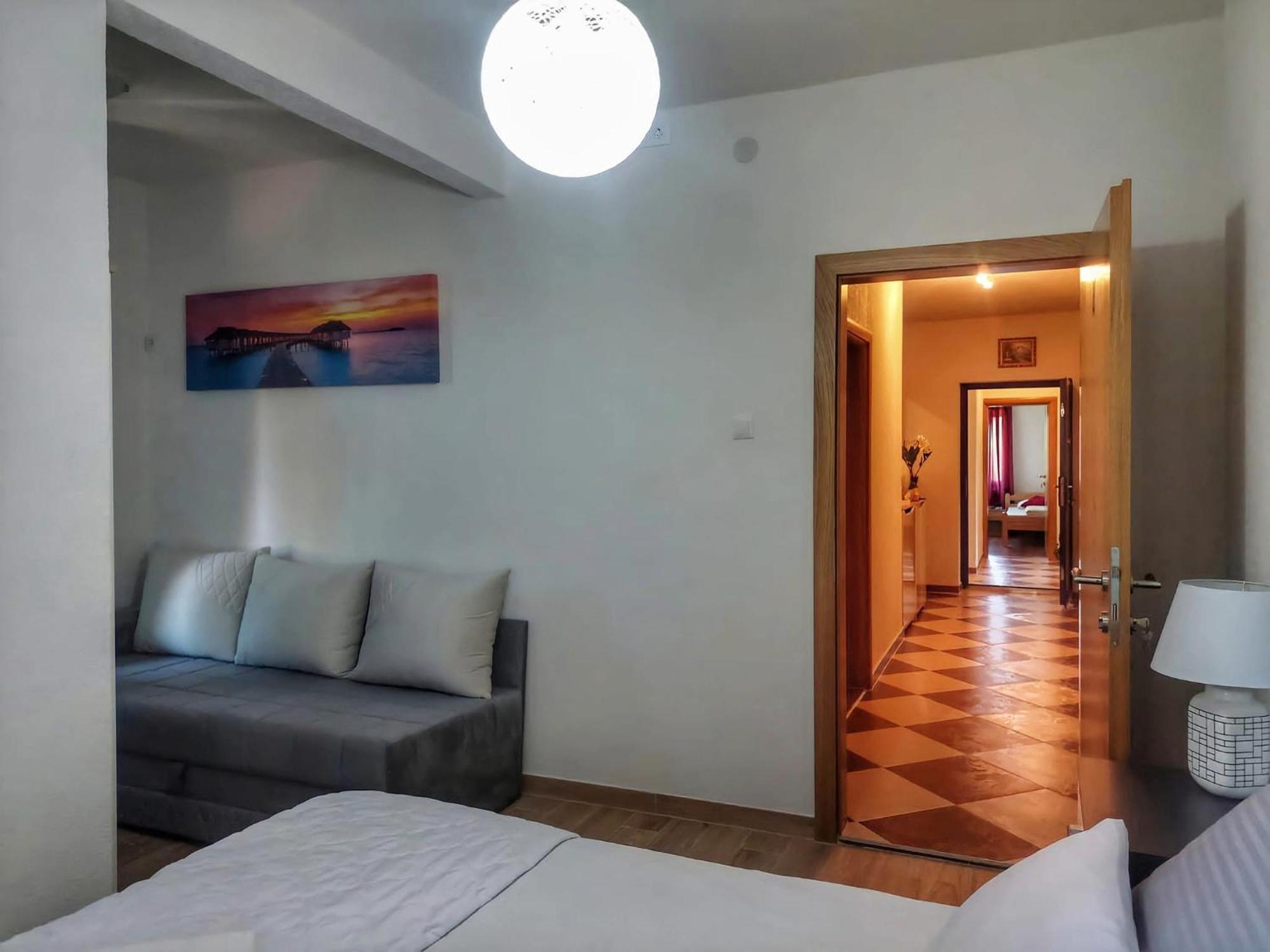 Vacation Home Keskic Velika Gata Ngoại thất bức ảnh