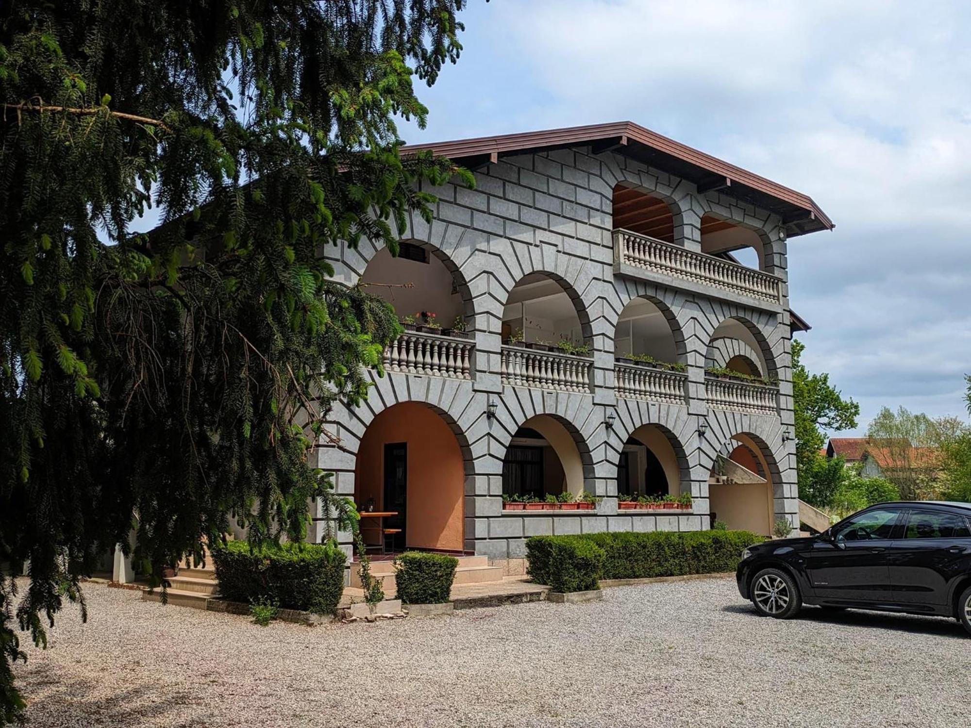 Vacation Home Keskic Velika Gata Ngoại thất bức ảnh