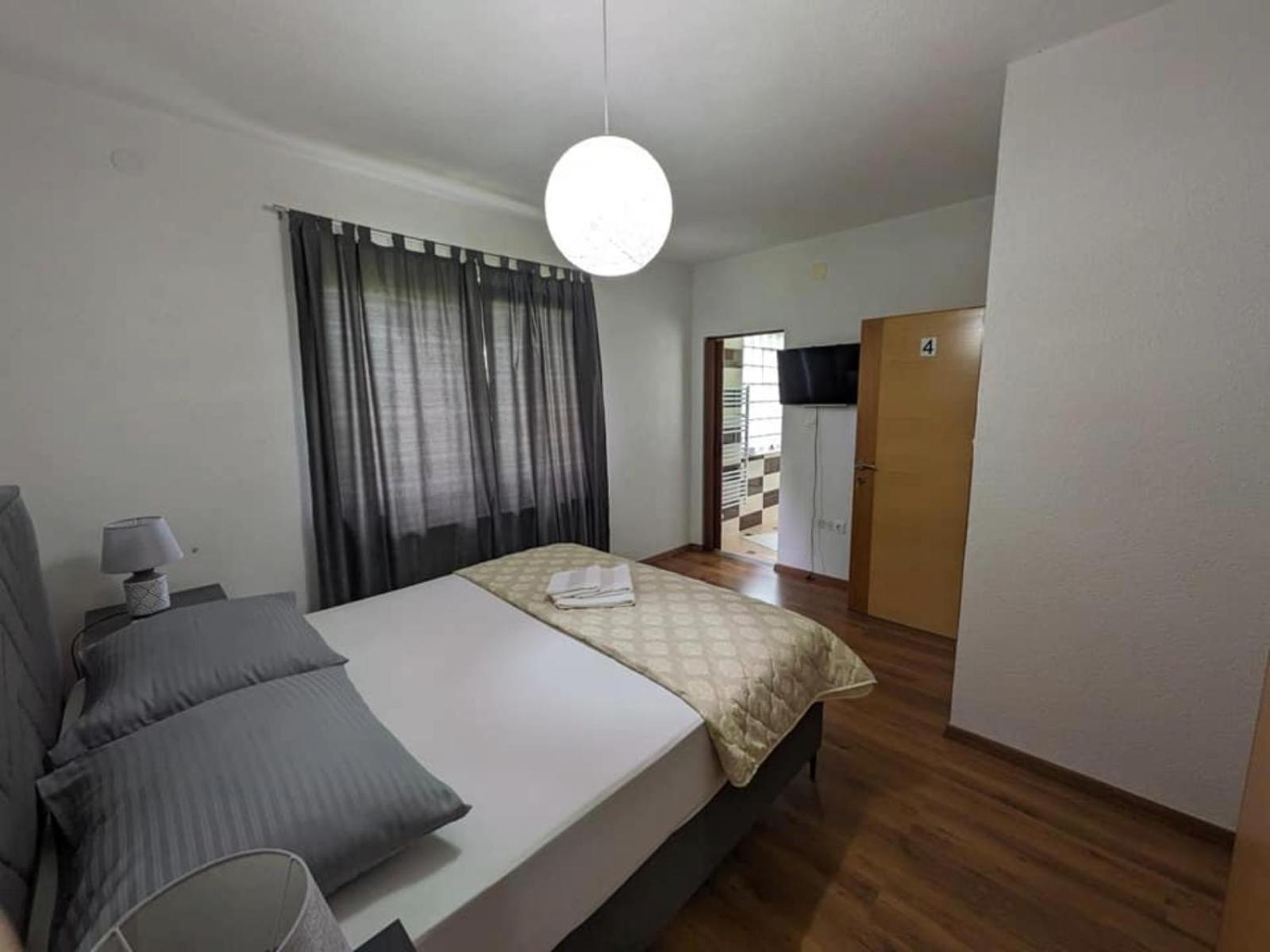 Vacation Home Keskic Velika Gata Ngoại thất bức ảnh