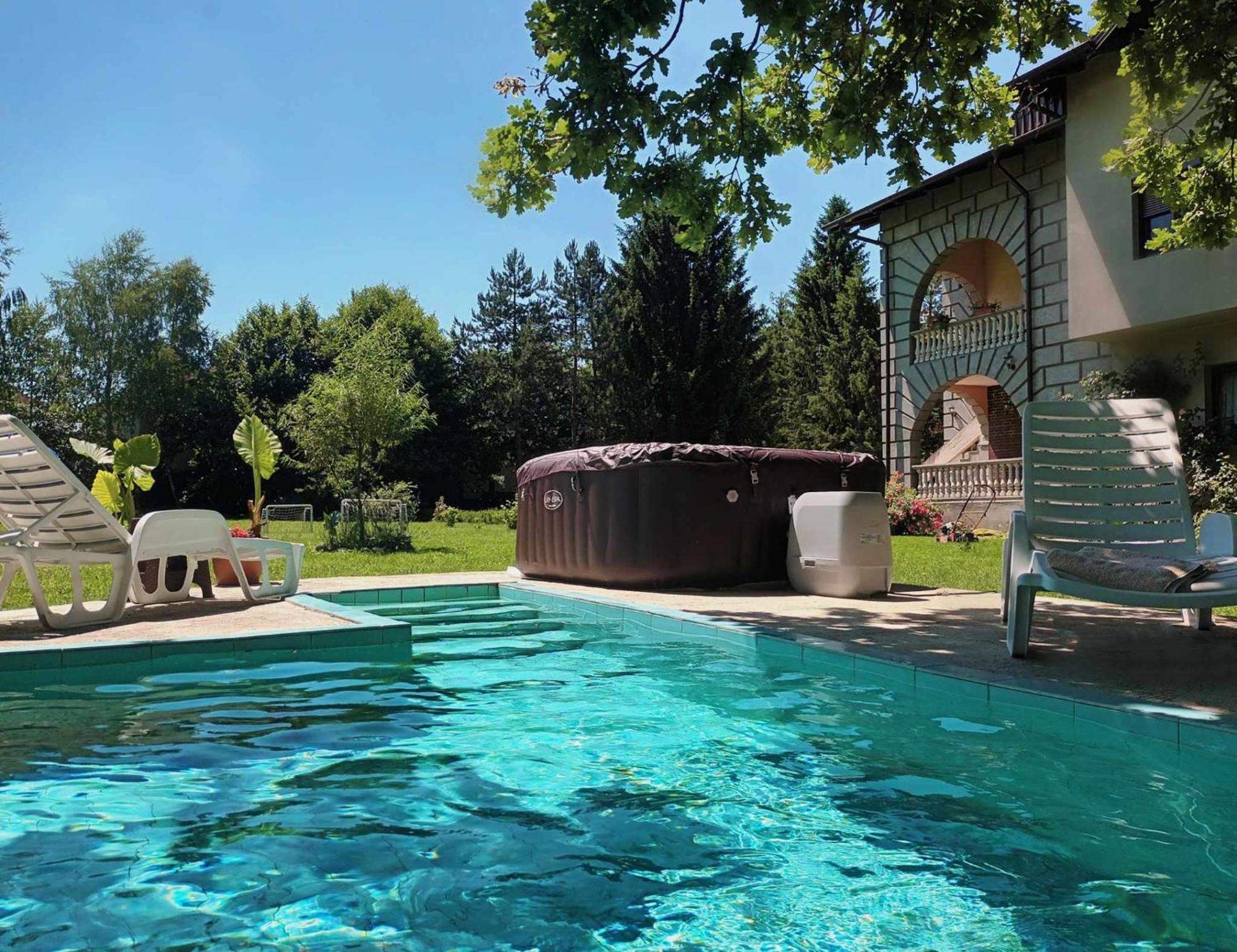 Vacation Home Keskic Velika Gata Ngoại thất bức ảnh