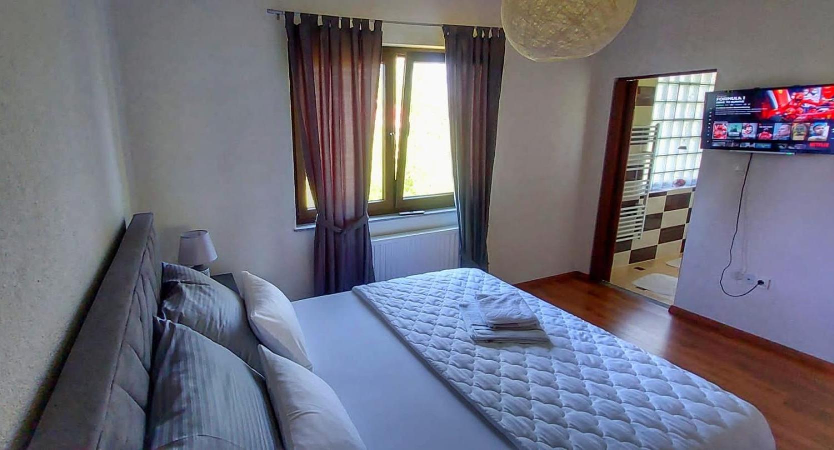 Vacation Home Keskic Velika Gata Ngoại thất bức ảnh