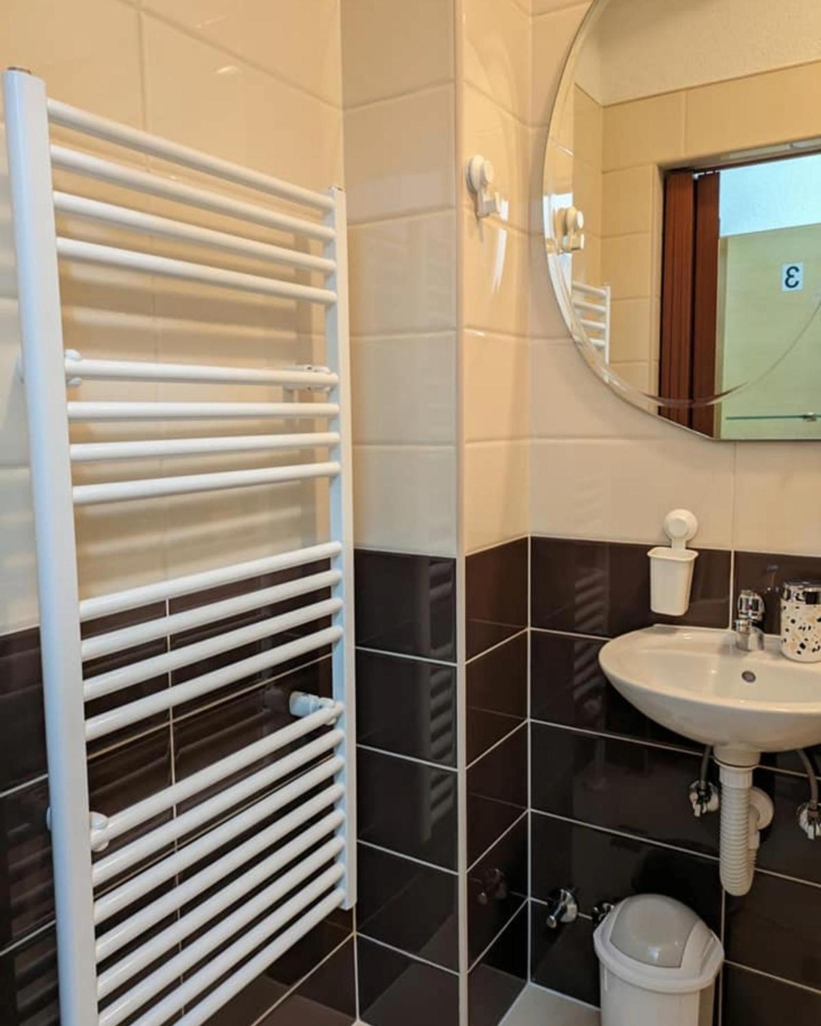 Vacation Home Keskic Velika Gata Ngoại thất bức ảnh