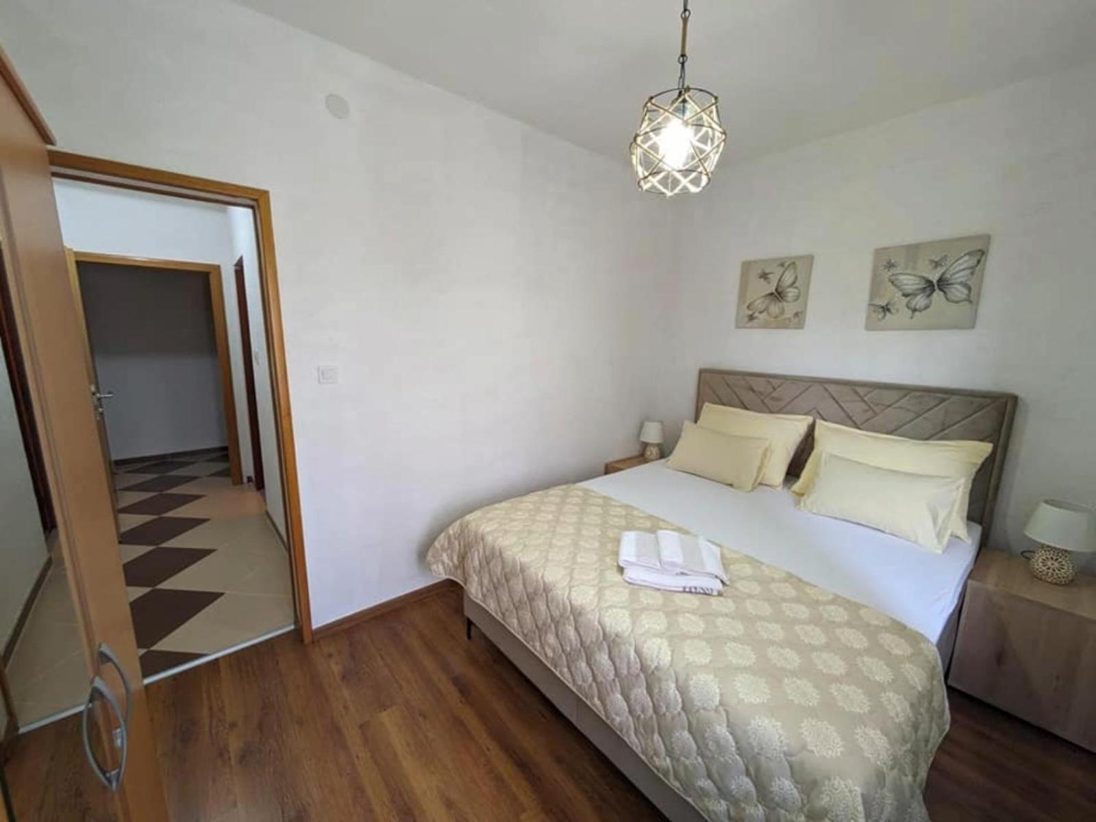 Vacation Home Keskic Velika Gata Ngoại thất bức ảnh