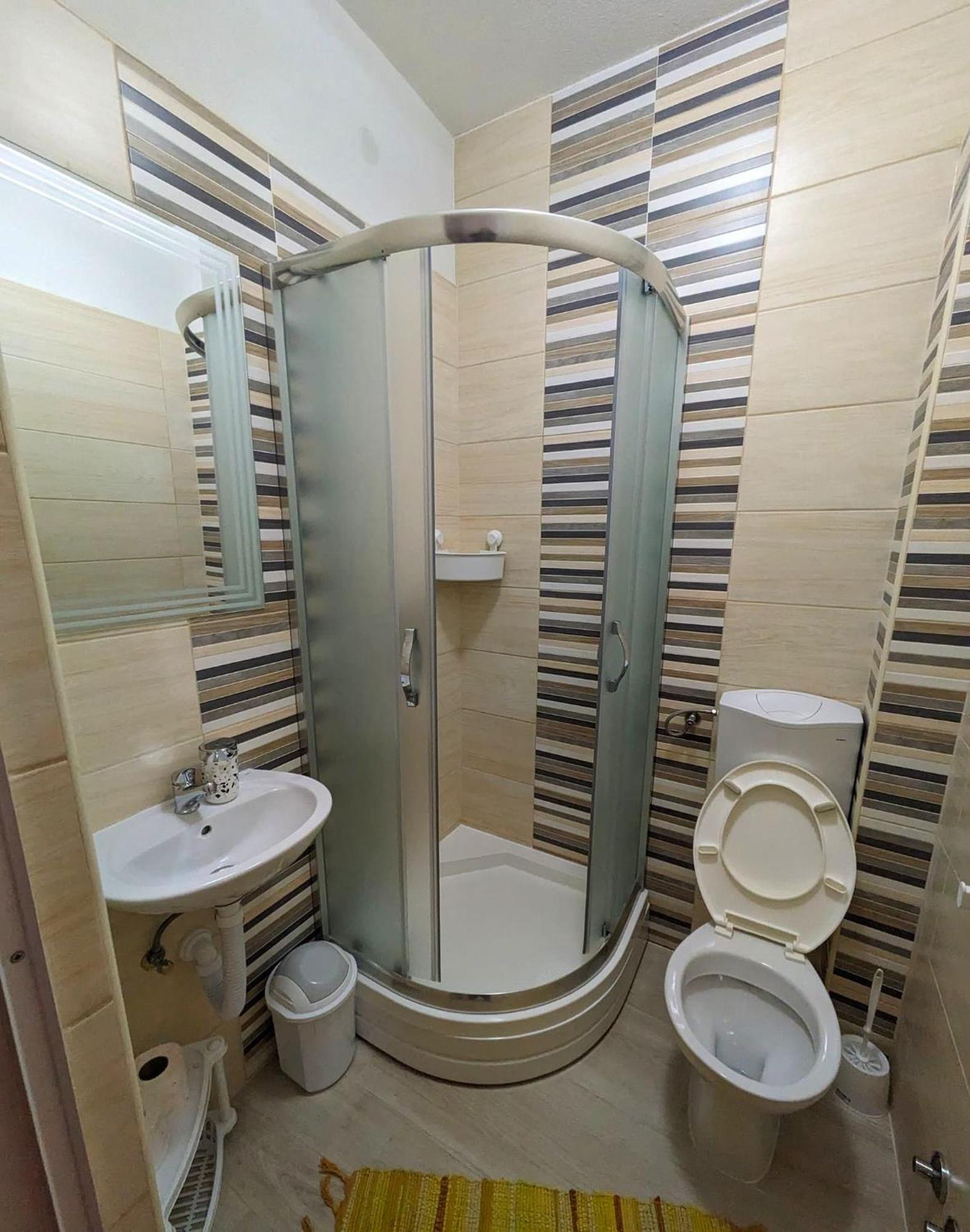 Vacation Home Keskic Velika Gata Ngoại thất bức ảnh