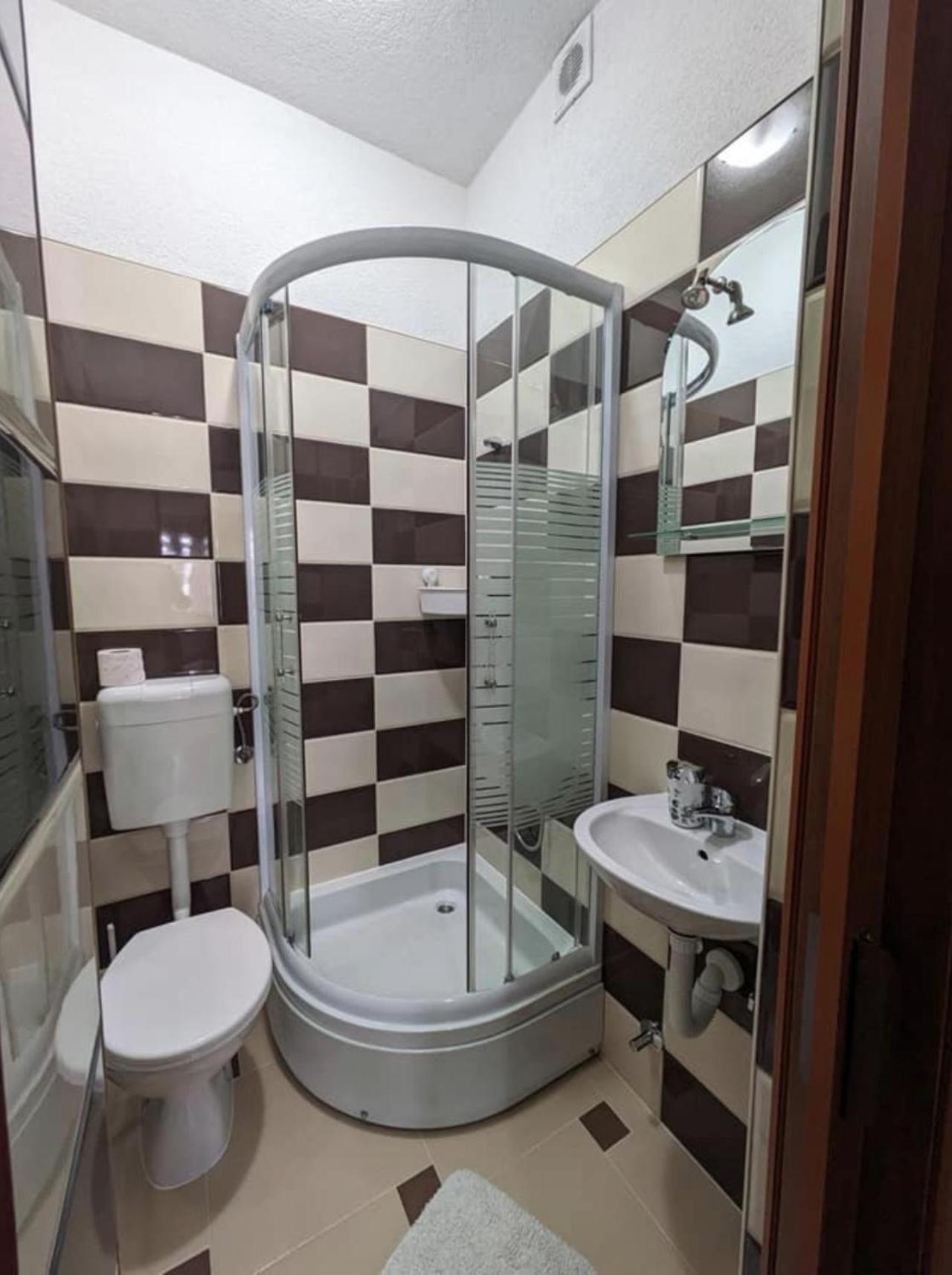 Vacation Home Keskic Velika Gata Ngoại thất bức ảnh