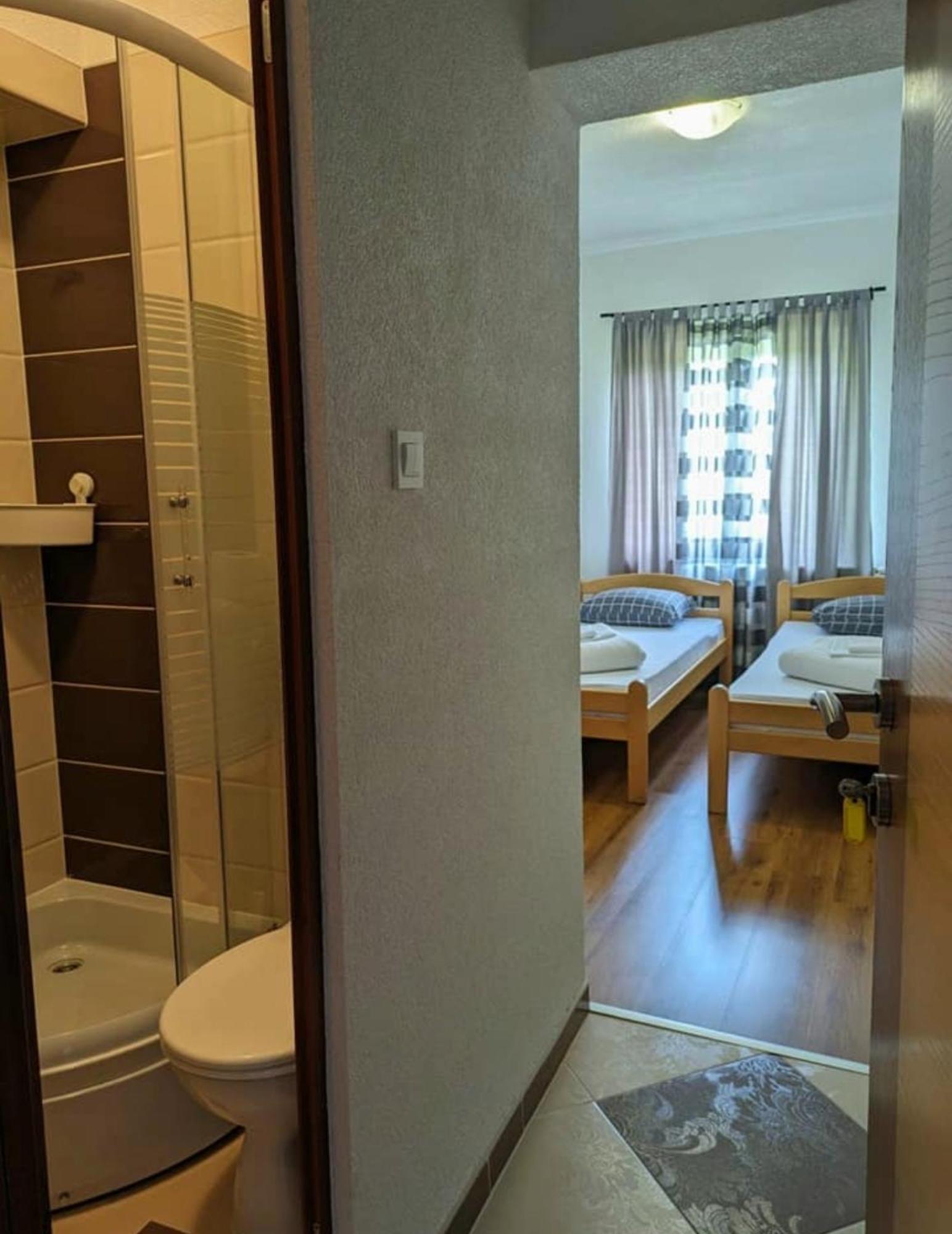 Vacation Home Keskic Velika Gata Ngoại thất bức ảnh