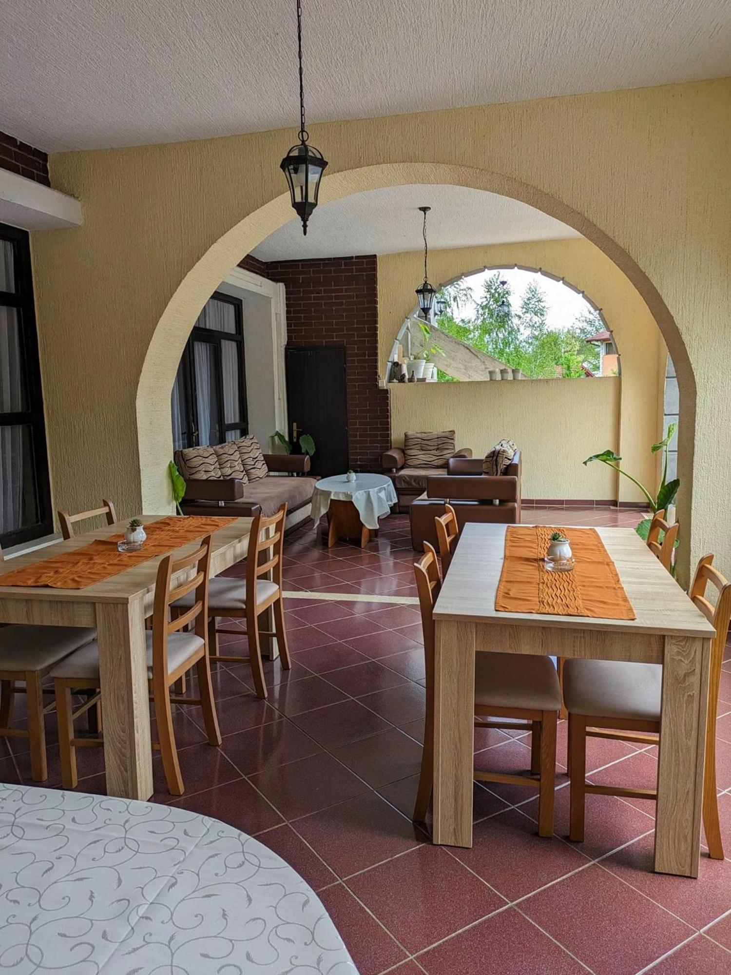 Vacation Home Keskic Velika Gata Ngoại thất bức ảnh