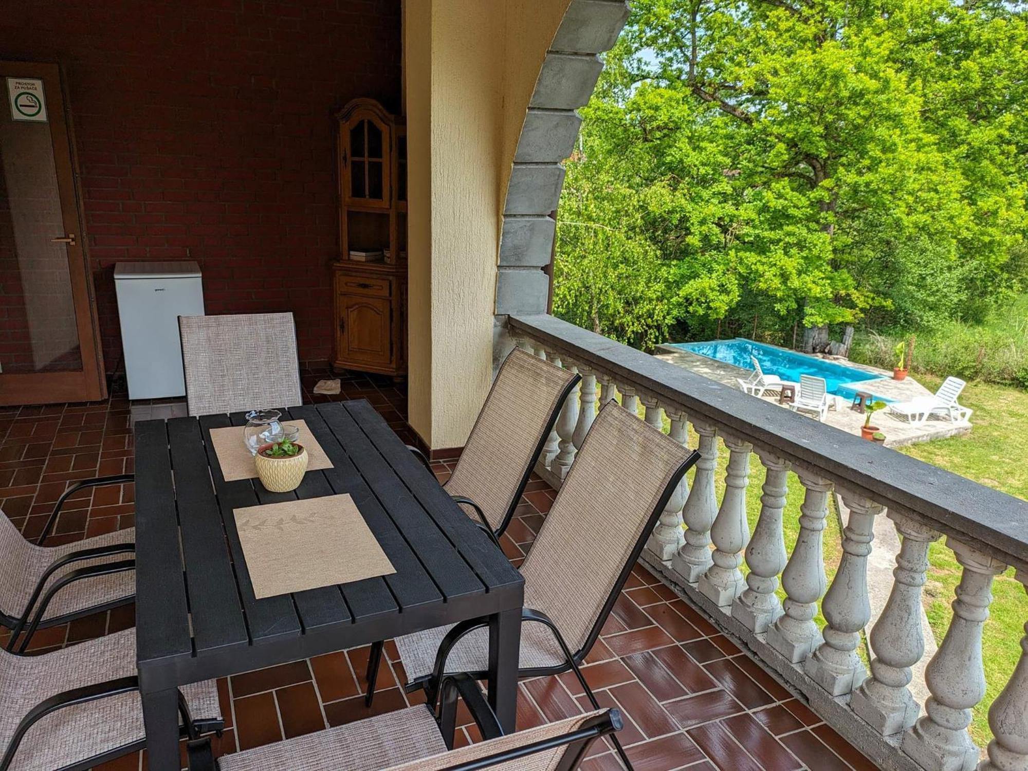 Vacation Home Keskic Velika Gata Ngoại thất bức ảnh