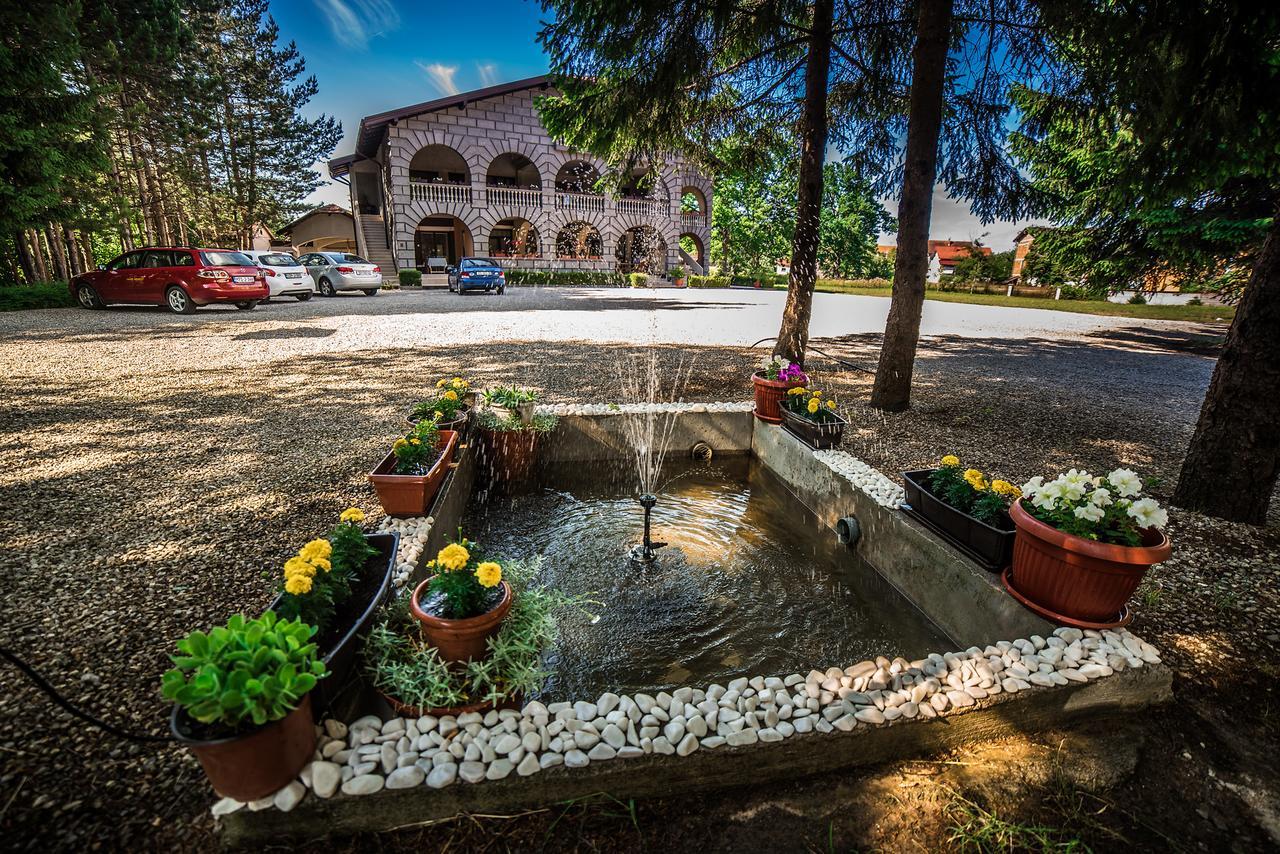 Vacation Home Keskic Velika Gata Ngoại thất bức ảnh